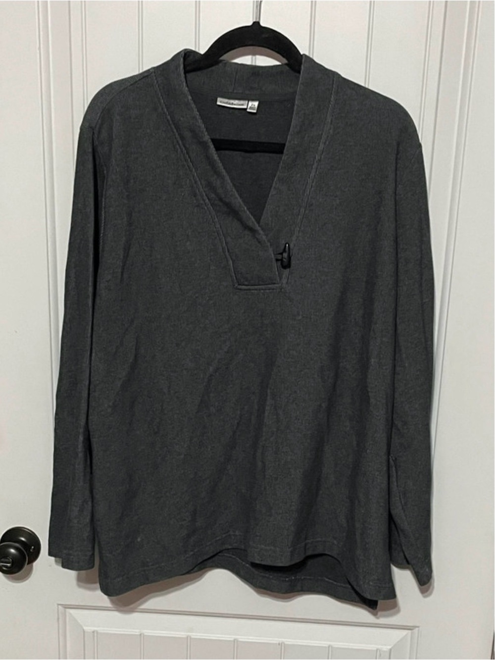 Charcoal V-Neck Women's Sweater Croft & Barrow Sweatshirt